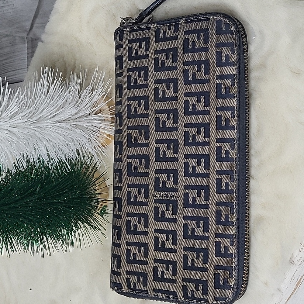 Fendi Zip Around Wallet Authentic - image 1